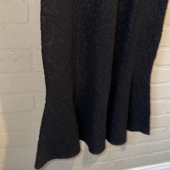 St John dress caviar by St John textured stretch size 8 short sleeve midi - Picture 4 of 8